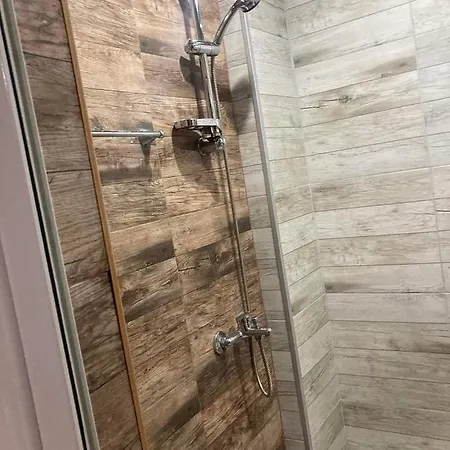 Hotel Montana فندق 3*