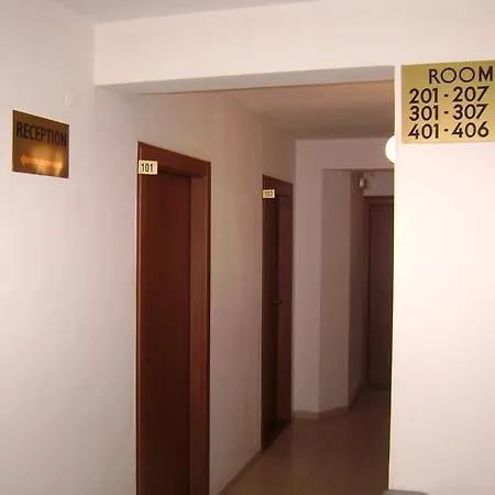 Hotel Montana فندق مونتانا