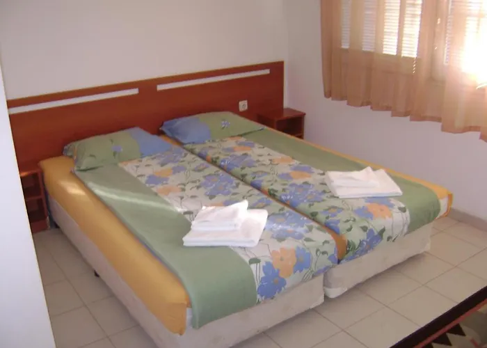 Hotel Montana 3* מונטנה