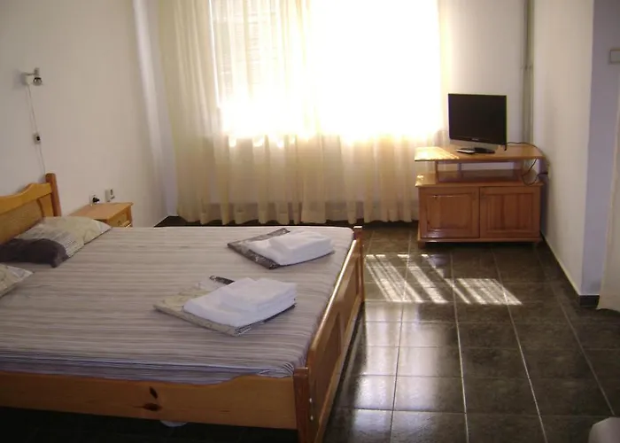 Hotel Montana מלון