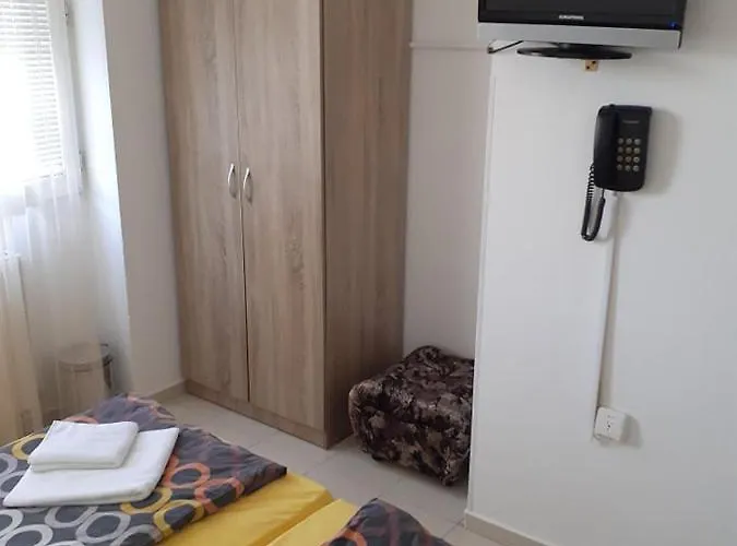 Hotel Montana 3* מונטנה